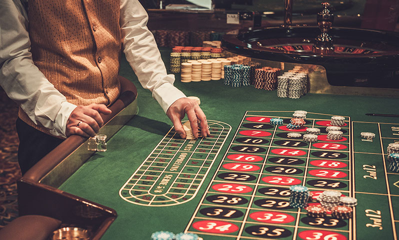 Roulette with real Dealer